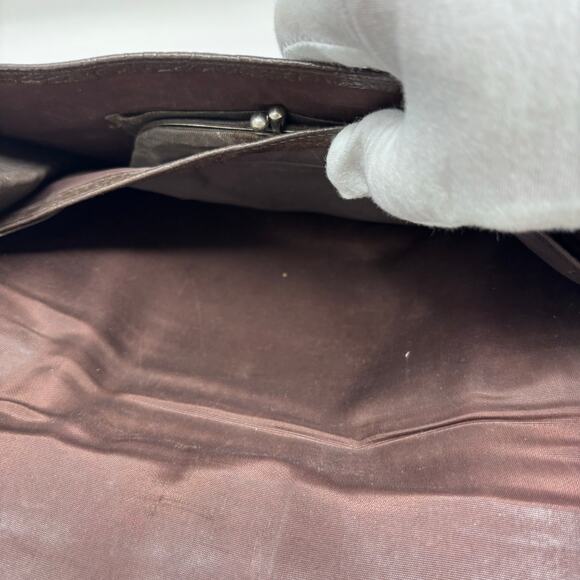 40s-50s Art Deco Brown Pebbled Leather Clutch with Bakelite Snap Closure - Picture 4 of 12